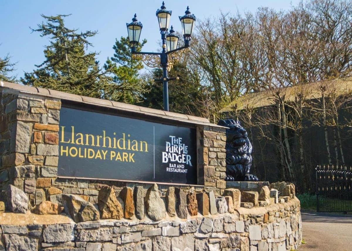 Llanrhidian Holiday Park Суонси Экстерьер фото